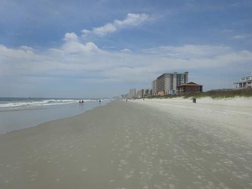 Book Best Western Ocean Sands Beach Resort, North Myrtle Beach from $43 ...